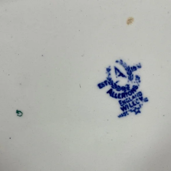 Vintage Allerton’s Blue Willow Oval Serving Bowl - Picture 9 of 10